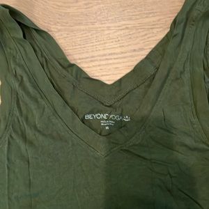 Beyond Yoga xs green top